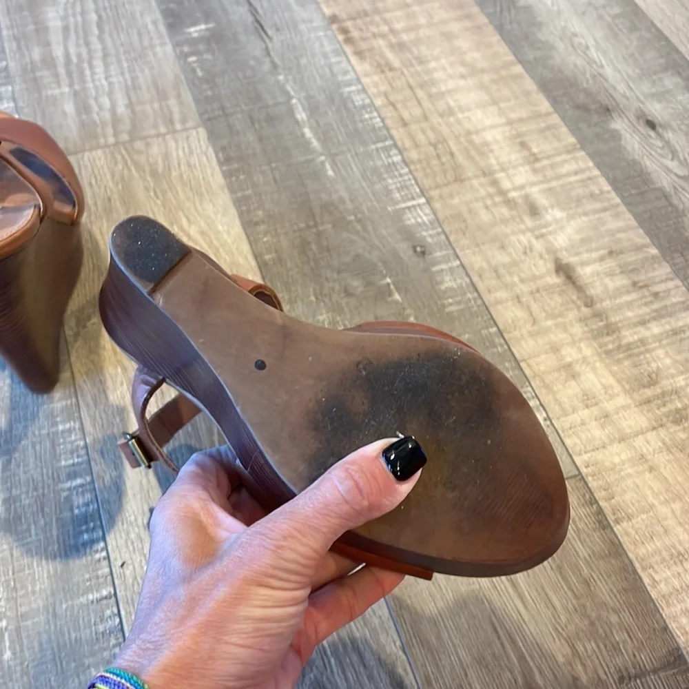 Steve Madden brown leather T strap open toe wood platform sandals size 10